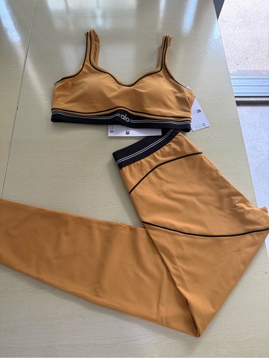 ALO Yoga Other - ALO Yoga Mustard Sports Bra with Black Trim